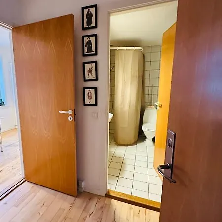 Appartement Central 1-vaerelses Lejlighed I - Kun 5 Min Fra Togstationen *